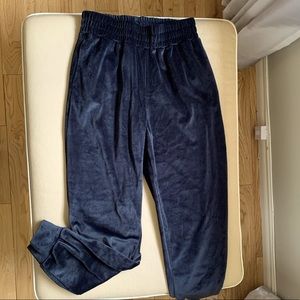 Velvet-like black lounge pants